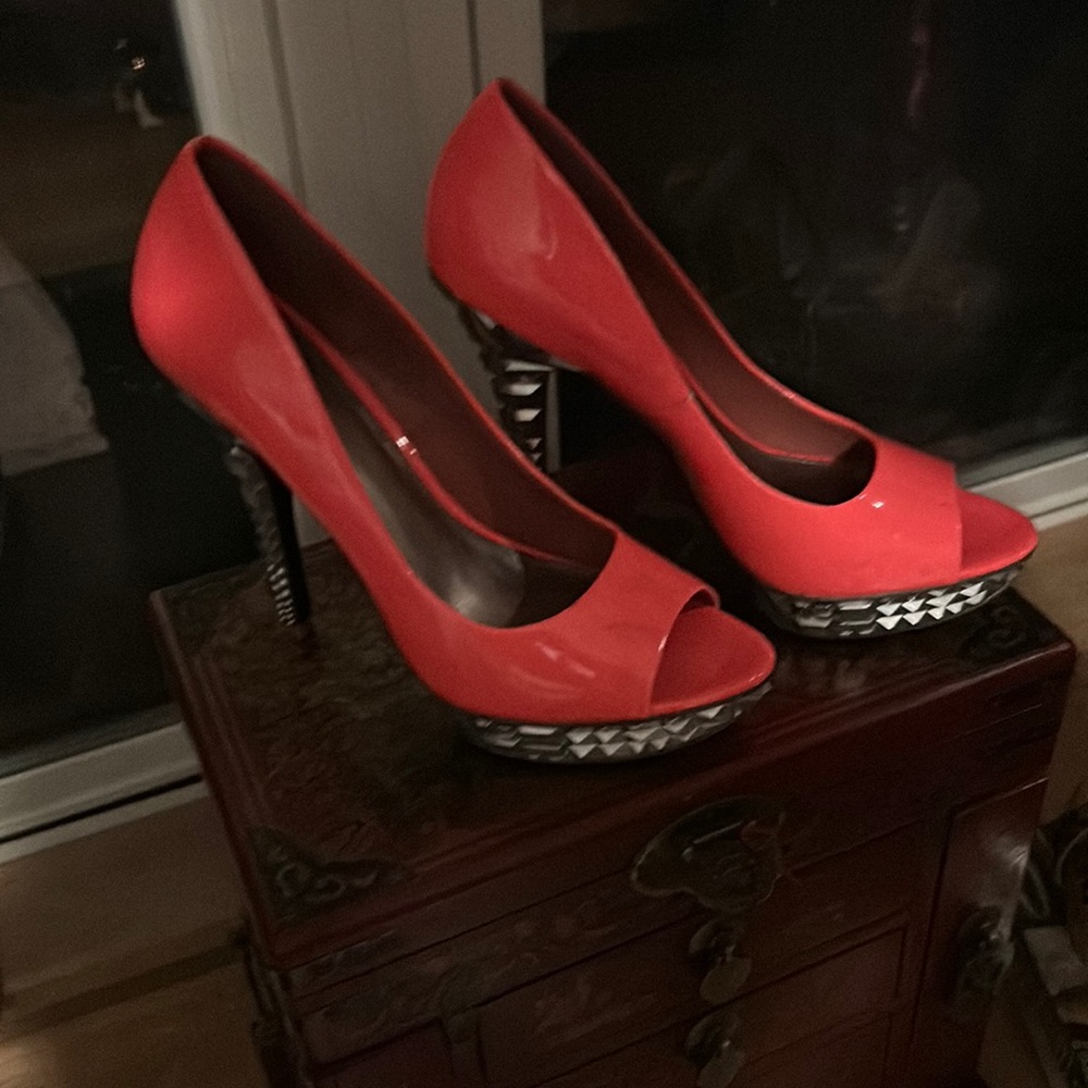 Sexy neon heels